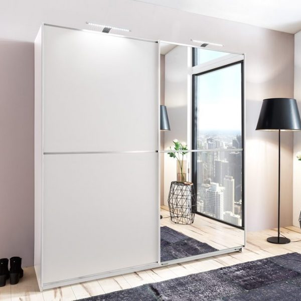 Kleiderschrank mit Spiegel-Schiebetür