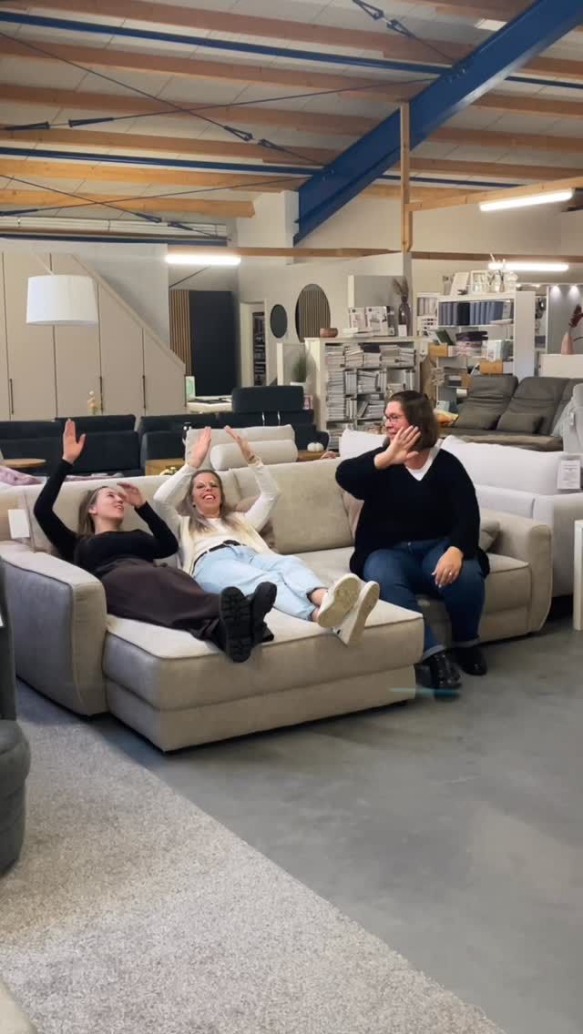 ✨Trend-Update: Moderne Garnitur in hellem Stoff

▫️Es gibt Sie in verschiedenen Planungsvarianten

▫️Eine große Auswahl an Stoffen und Farben 

▫️Auf Wunsch auch mit Sitztiefenverstellung erhältlich

▫️Passend dazu gibt es Kissen und Hocker in verschiedenen Größen 
 
Besuche uns & probiere sie selbst aus.😌

#kogismöbelhaus #modernliving #beigeaesthetic #einrichtungsideen #nordfriesland